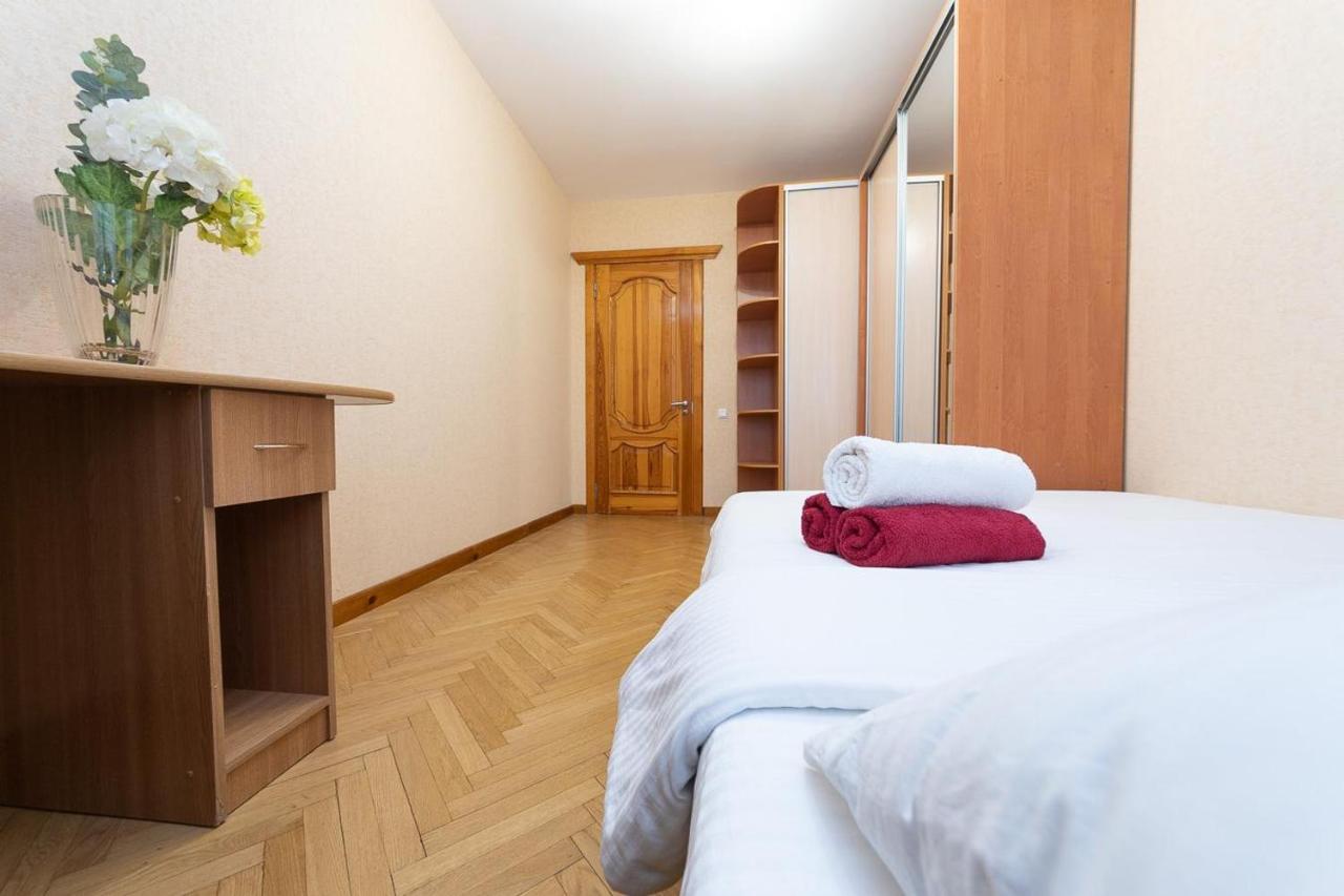 Spacious Apartments In The Center Of Obolon 2 Bedrooms 基輔 外观 照片