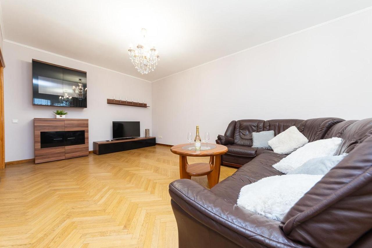 Spacious Apartments In The Center Of Obolon 2 Bedrooms 基輔 外观 照片