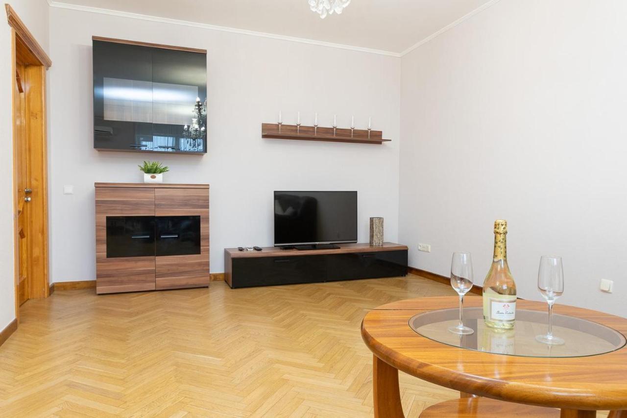 Spacious Apartments In The Center Of Obolon 2 Bedrooms 基輔 外观 照片