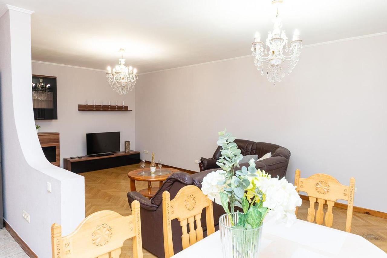 Spacious Apartments In The Center Of Obolon 2 Bedrooms 基輔 外观 照片