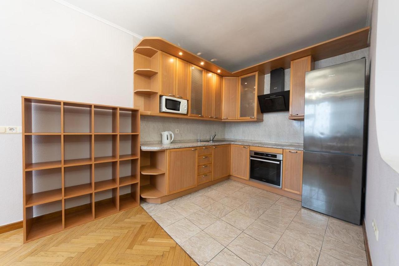 Spacious Apartments In The Center Of Obolon 2 Bedrooms 基輔 外观 照片